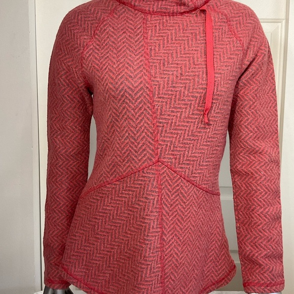 PrAna Orange Herringbone Asymmetrical Back Yoga Long Sleeve Shirt Size Small - Picture 4 of 10